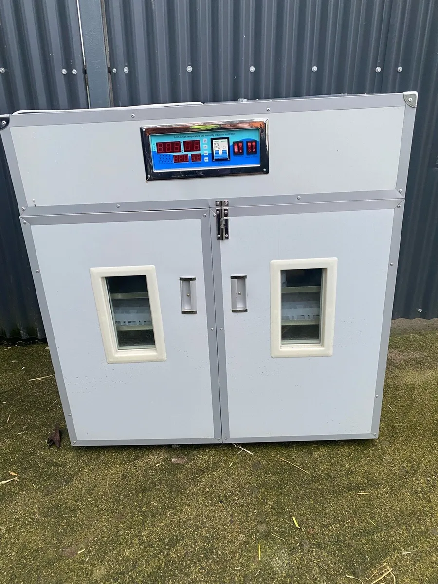 INCUBATORS WITH WARRANTY - Image 1