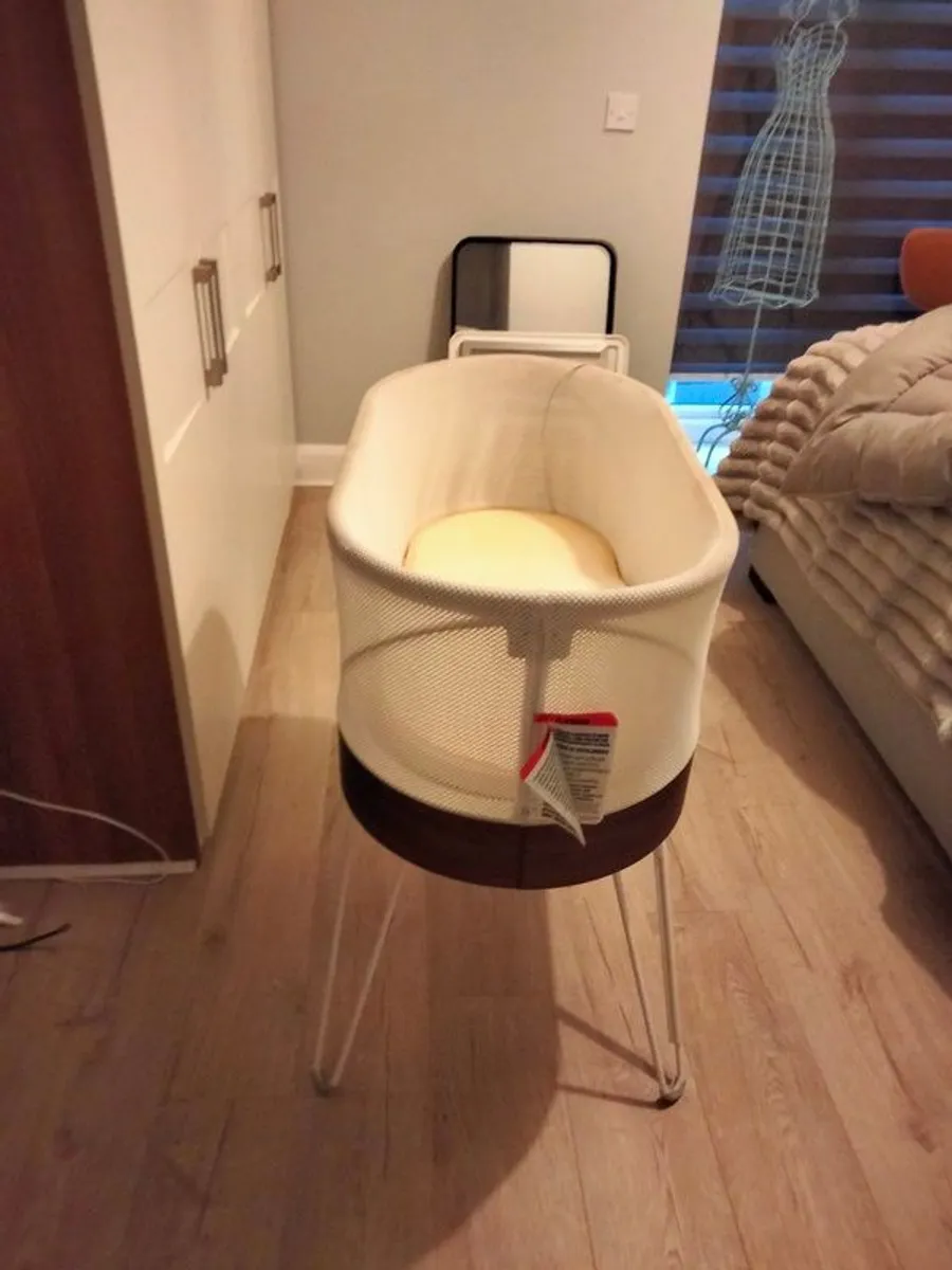 Snoo Smart Sleeper Baby Cot - Image 1