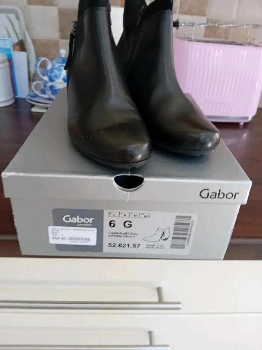 GABOR LADIES ANKLE BOOTS NEW BOXED - Image 1