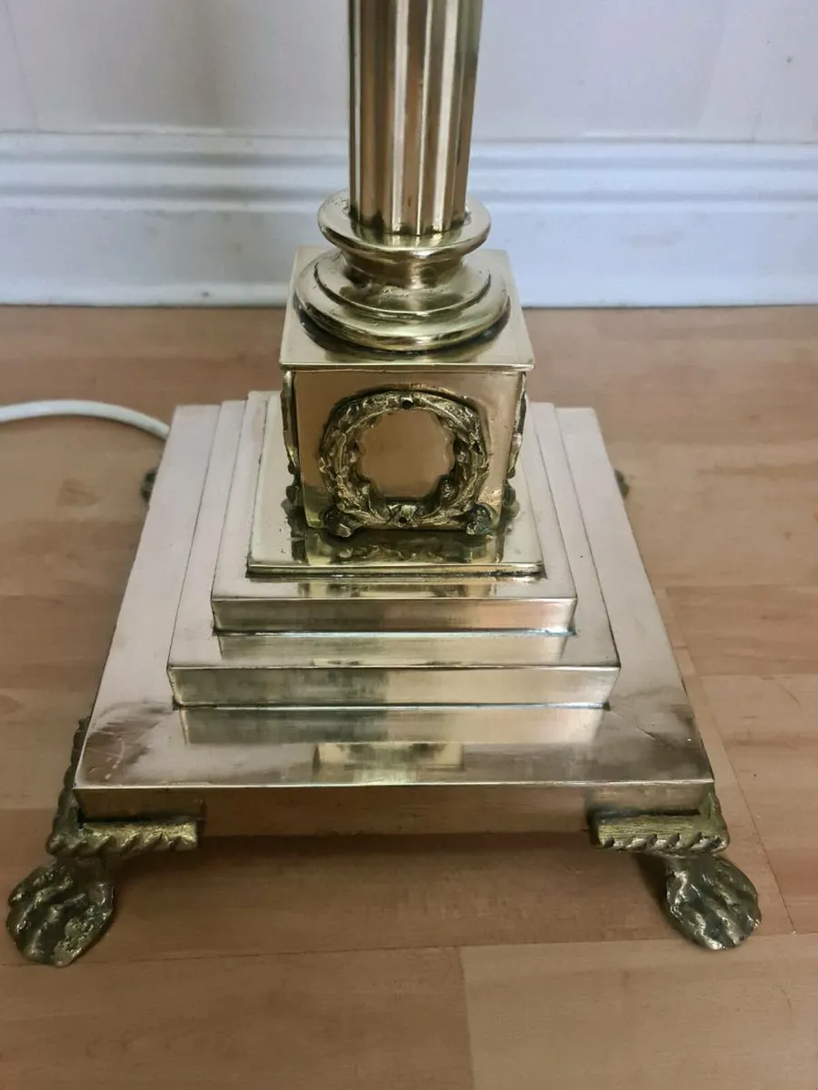 Vintage brass Corinthian standard lamp - Image 2