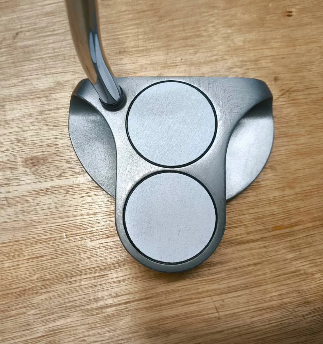 Odyssey White Hot 2 Ball Putter - Image 2