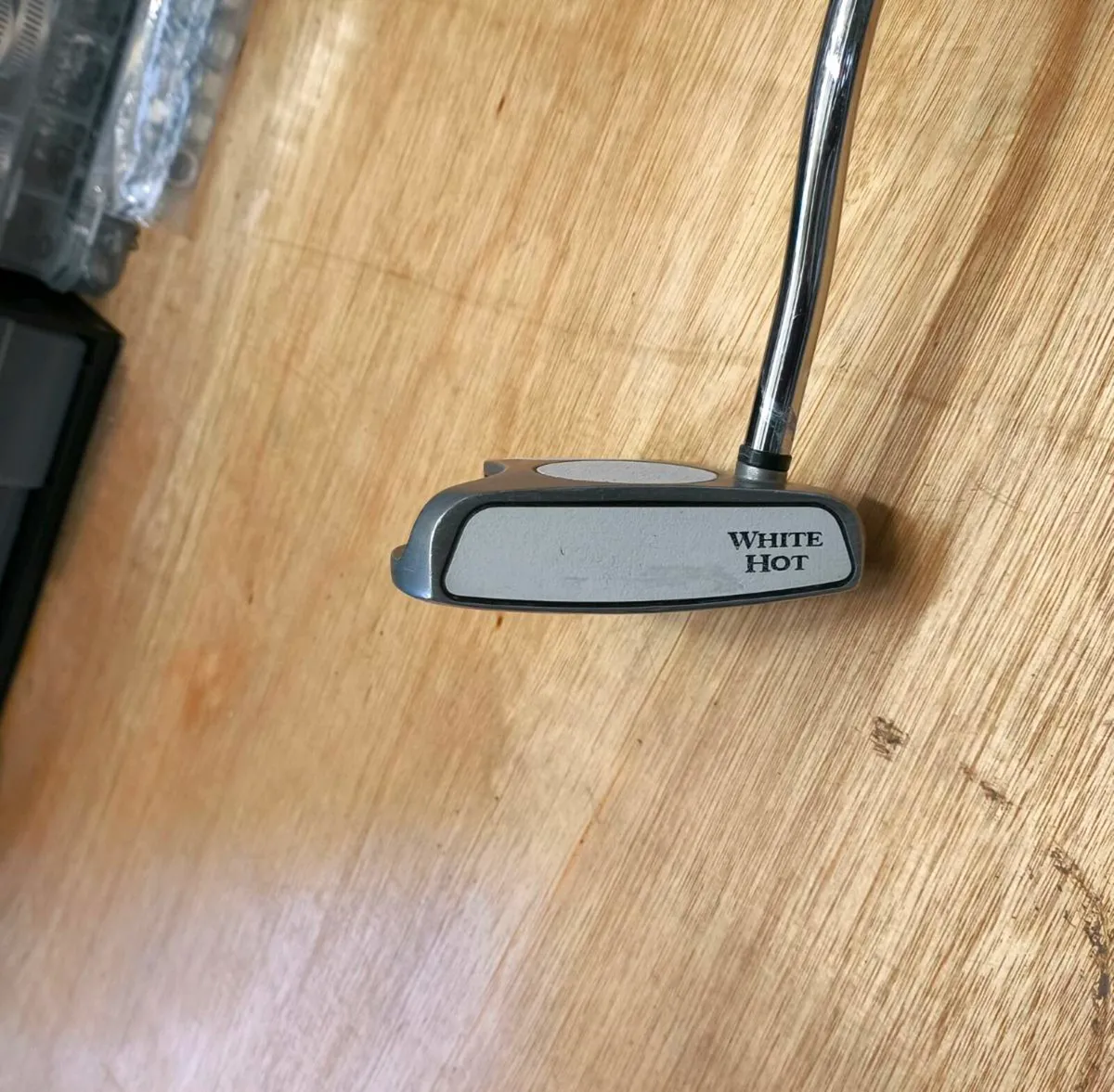 Odyssey White Hot 2 Ball Putter - Image 3