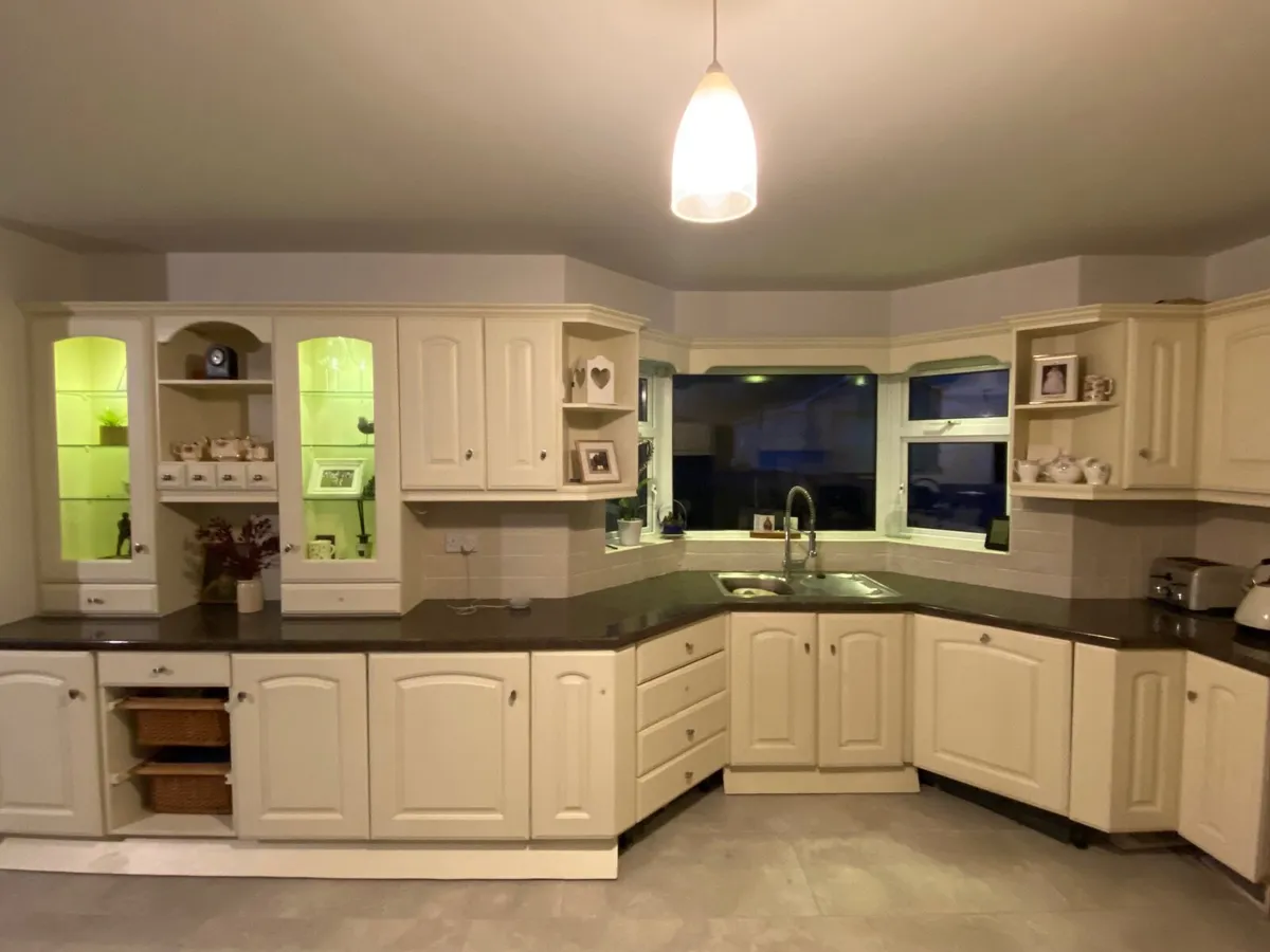 Kitchen units €600 - Image 1