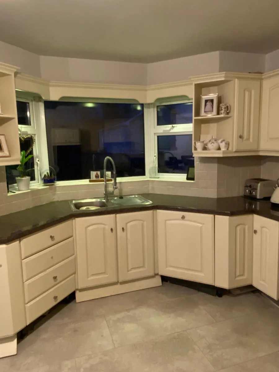 Kitchen units €600 - Image 2