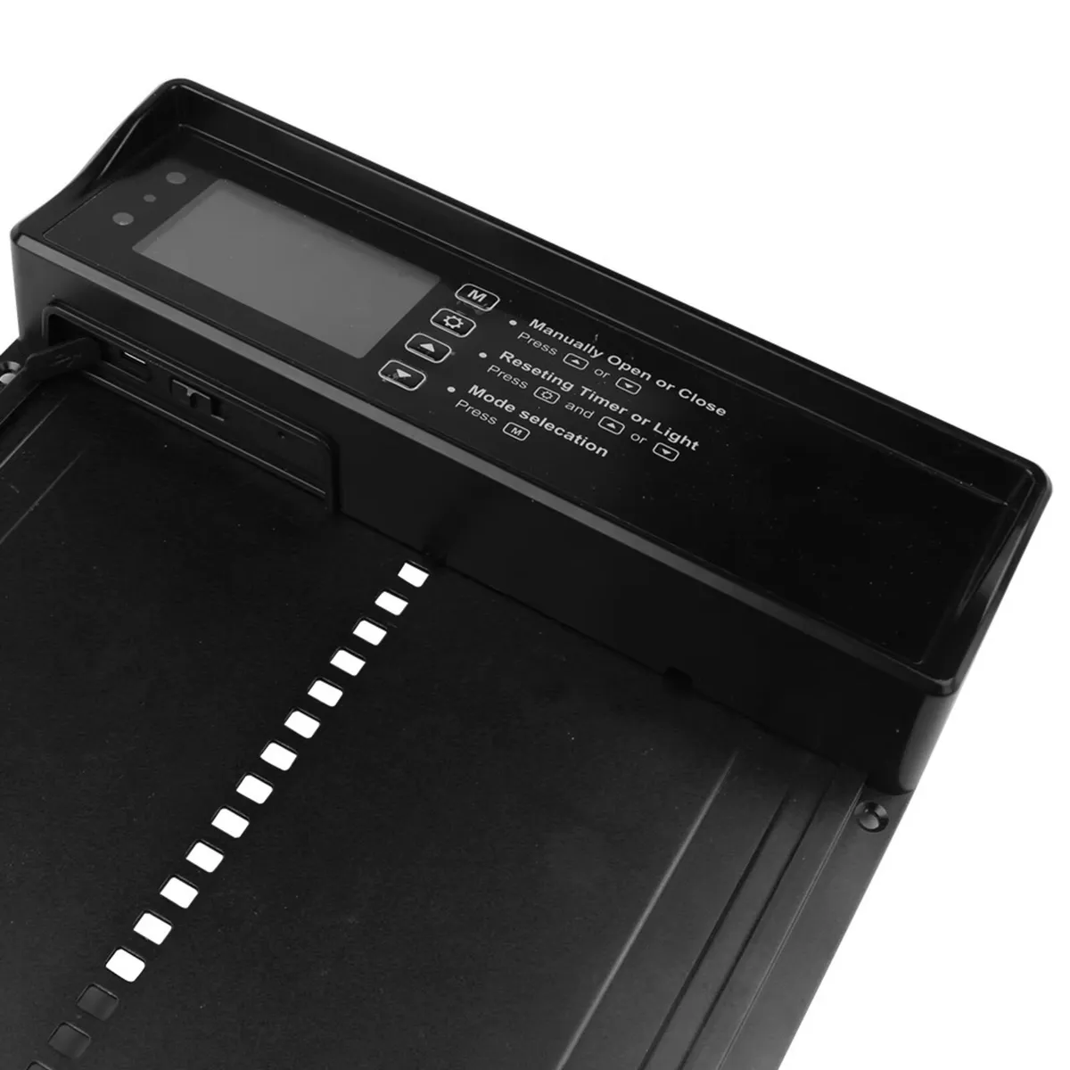 AUTOMATIC SOLAR POWERED COOP DOOR - Image 3