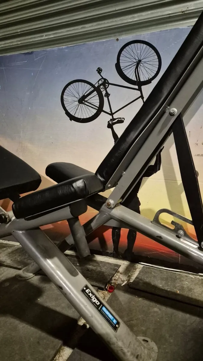 Exigo adjustable benches - Image 1