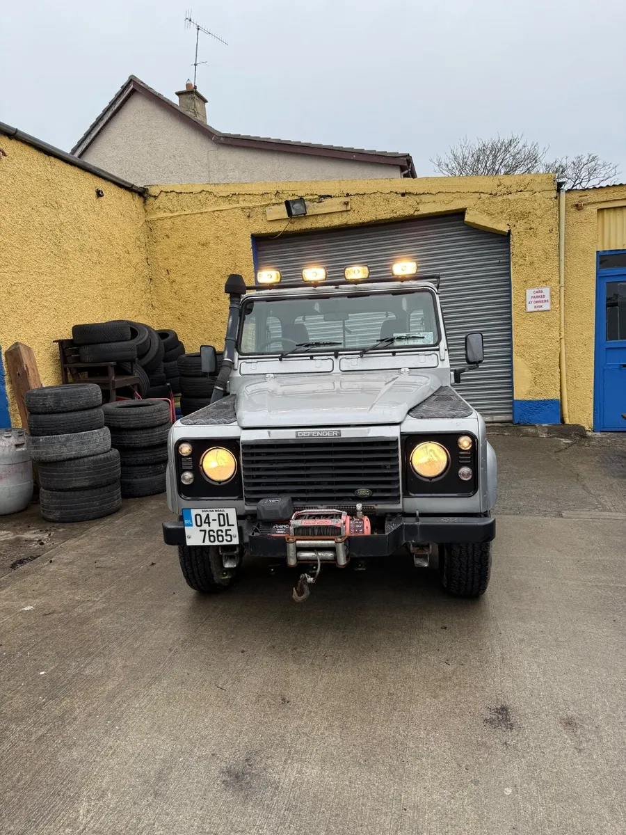 Land Rover Defender 90 - Image 2