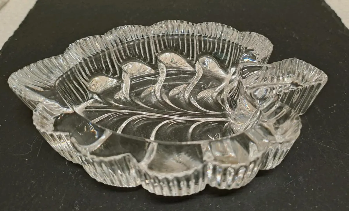 Art Glass Leaf Dish / Trinket Bowl - Image 1