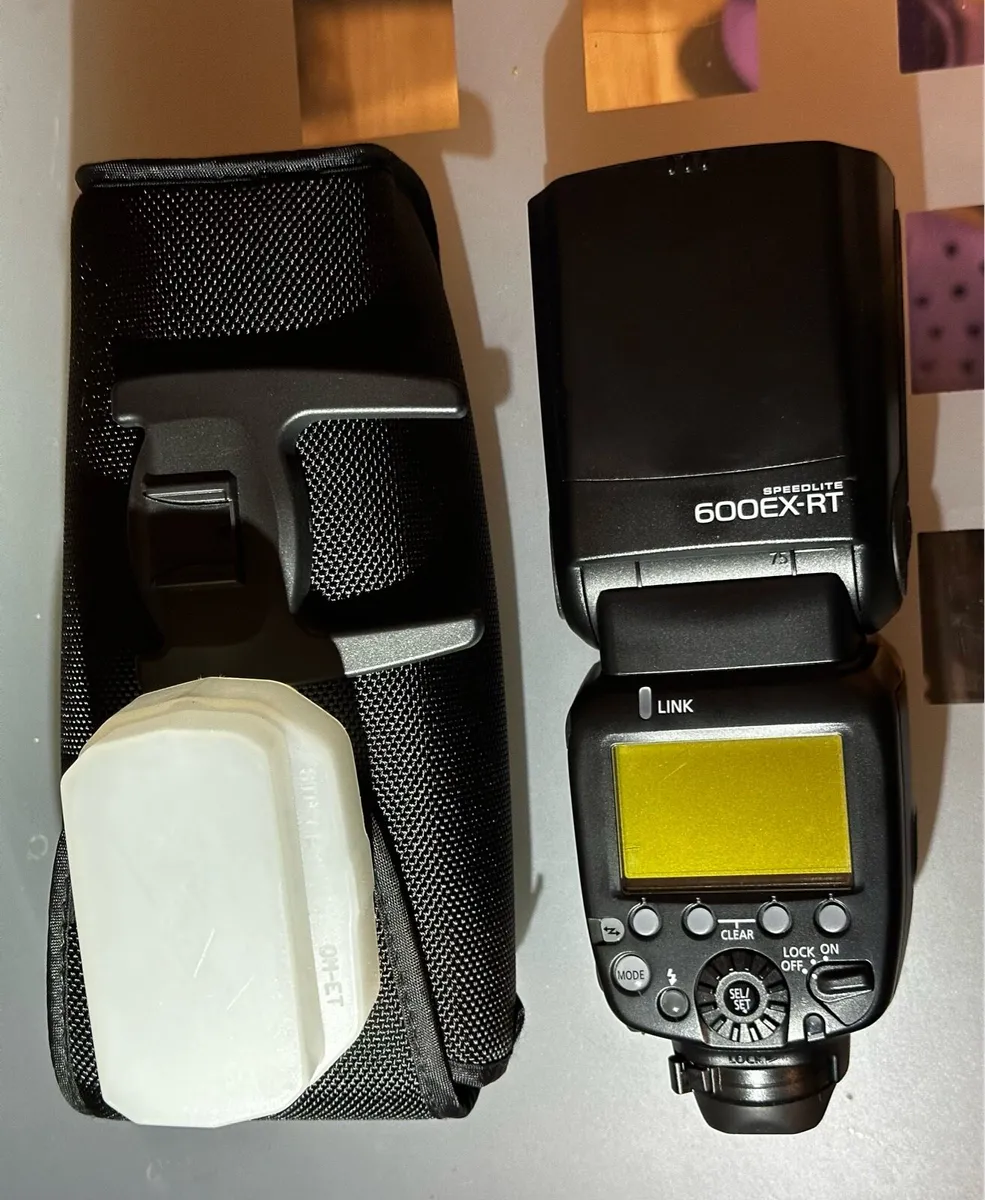Canon 600EX-RT Flash Gun - Image 1