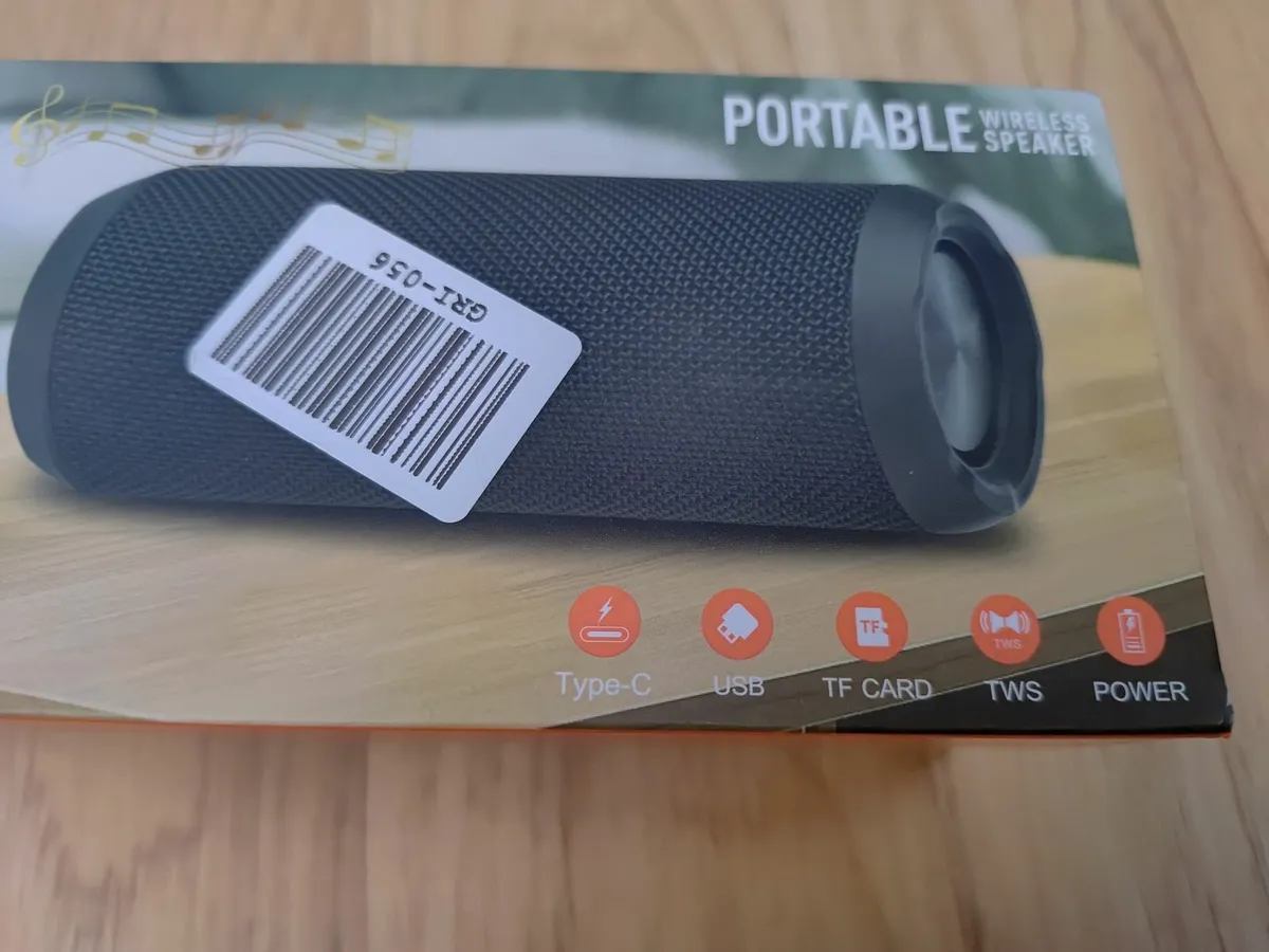 Bluetooth Speaker Waterproof Outdoor FM Radio - Image 4