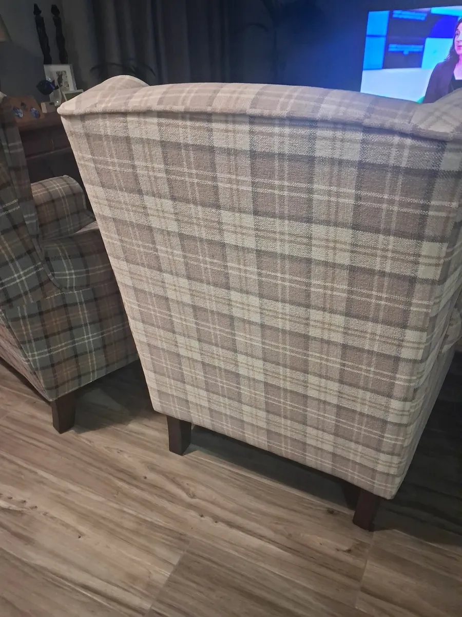 2 x Queen Anne Armchairs - Image 3