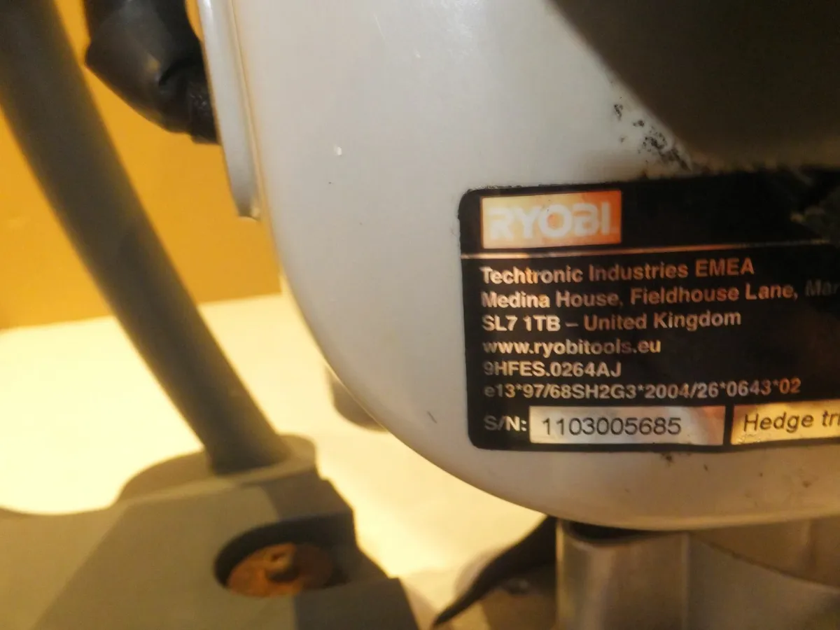 petrol hedge strimmer - Image 3