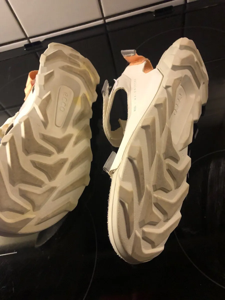 Ladies Ecco sandbags size 40 €20 - Image 2