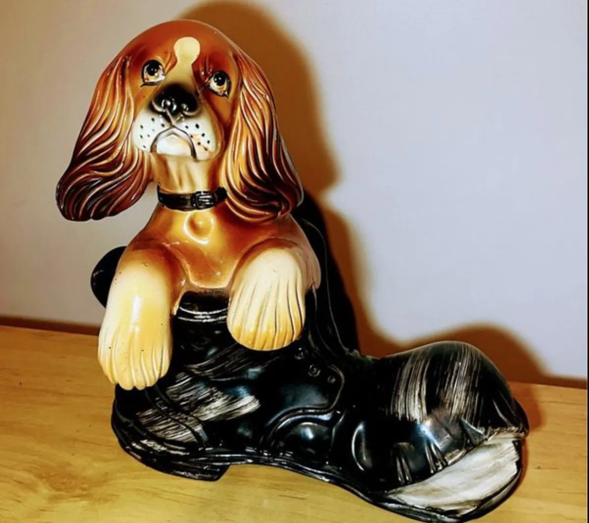Vintage ceramic dog in a boot - Image 1