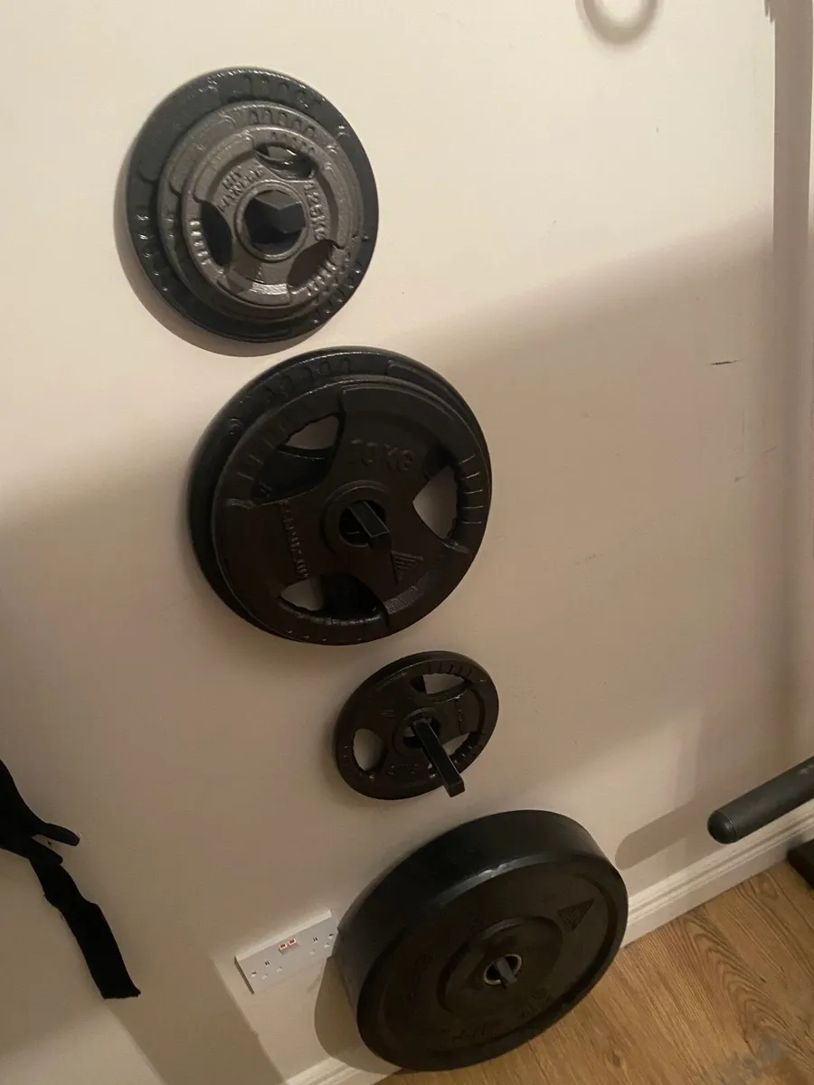 Squat Rack, Cable Machine and 147.5kg of weights - Image 3