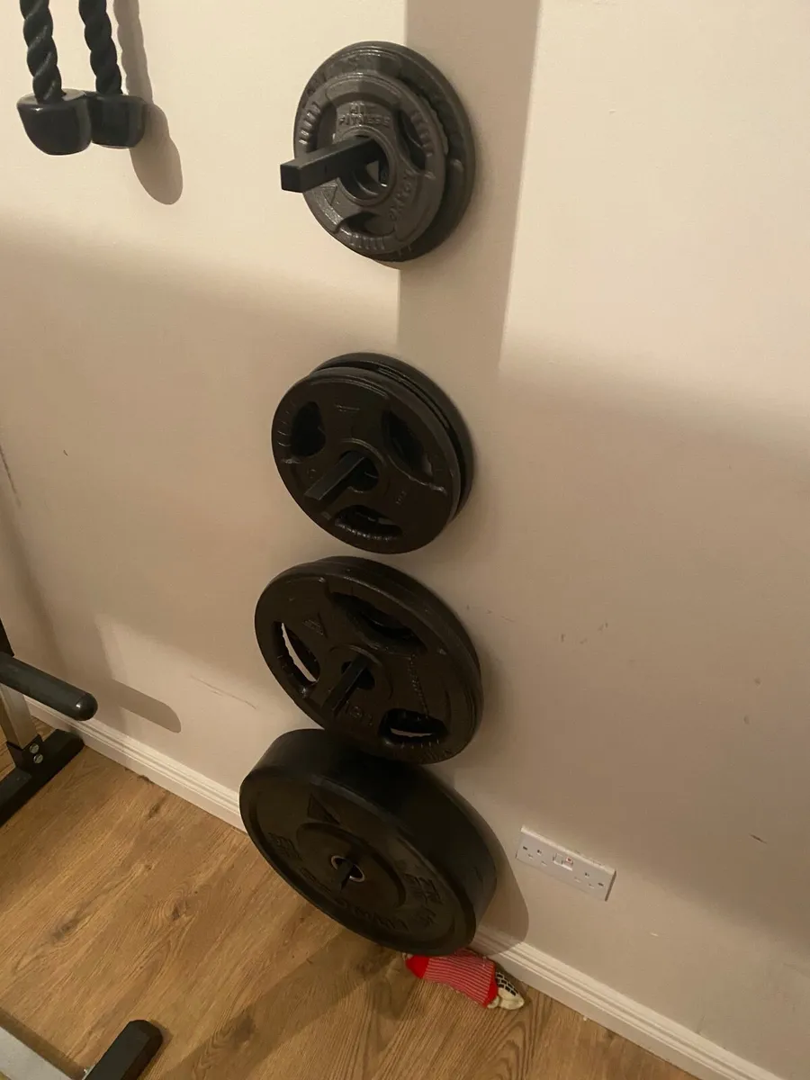 Squat Rack, Cable Machine and 147.5kg of weights - Image 4