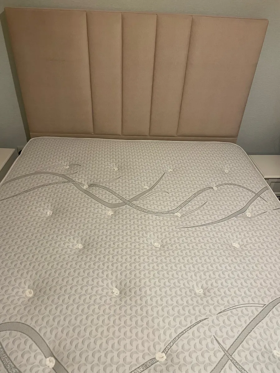 King size bed - Image 2