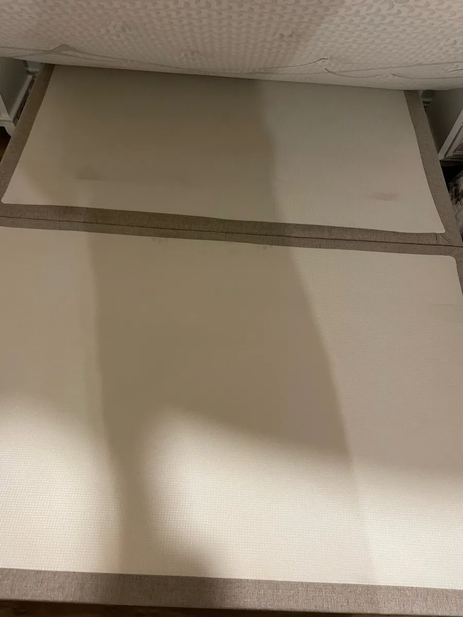 King size bed - Image 3