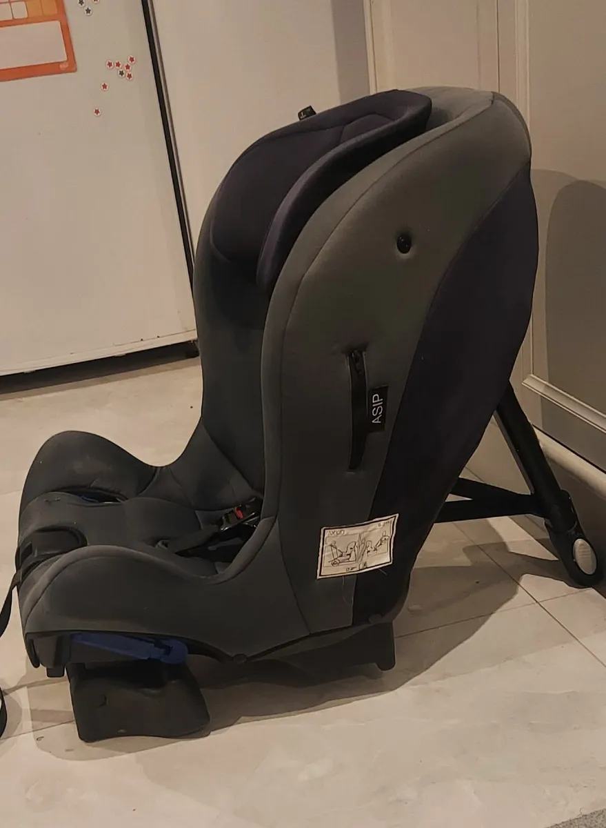 Axkid Move Rearfacing Car Seat - Image 1