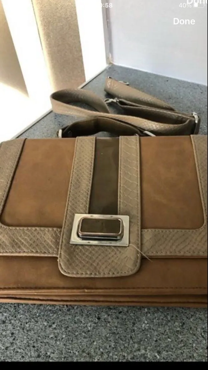 Ladies savida shoulder bag €10 - Image 1