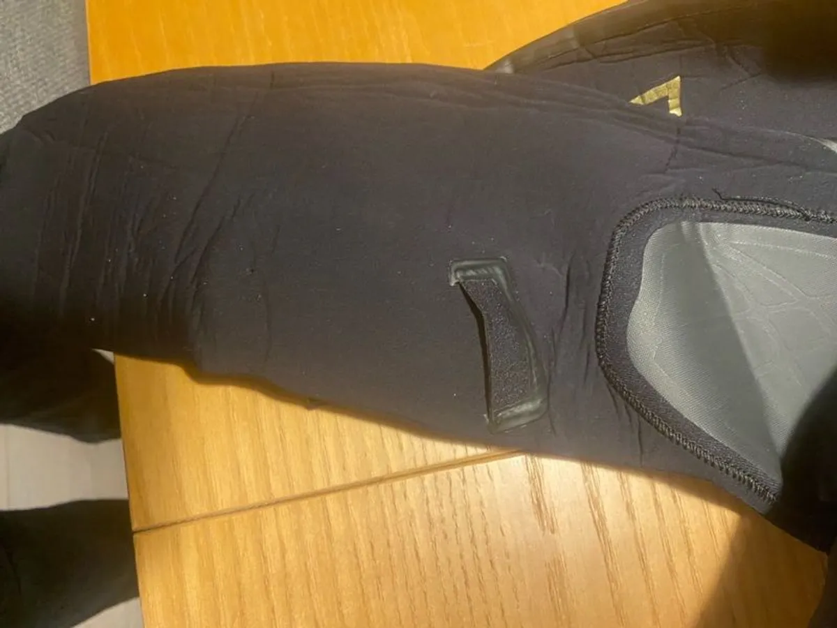 Billabong Wetsuit XL - Image 3