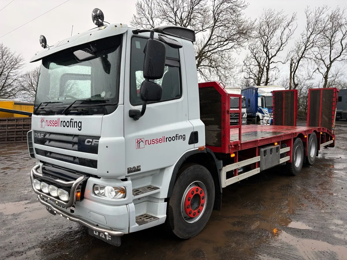 2009 DAF CF75.310 6x2 Beavertail - Image 1