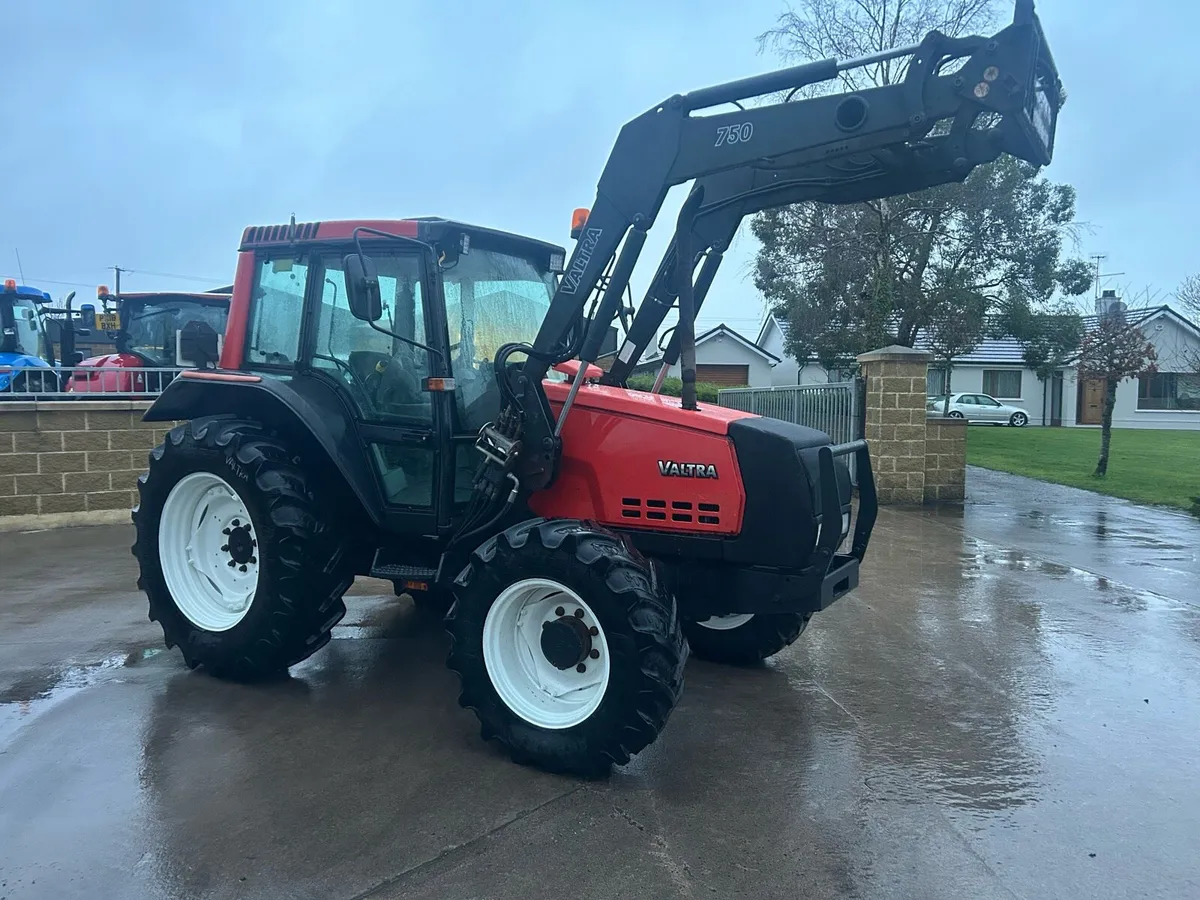 Valtra 6300+ loader - Image 1