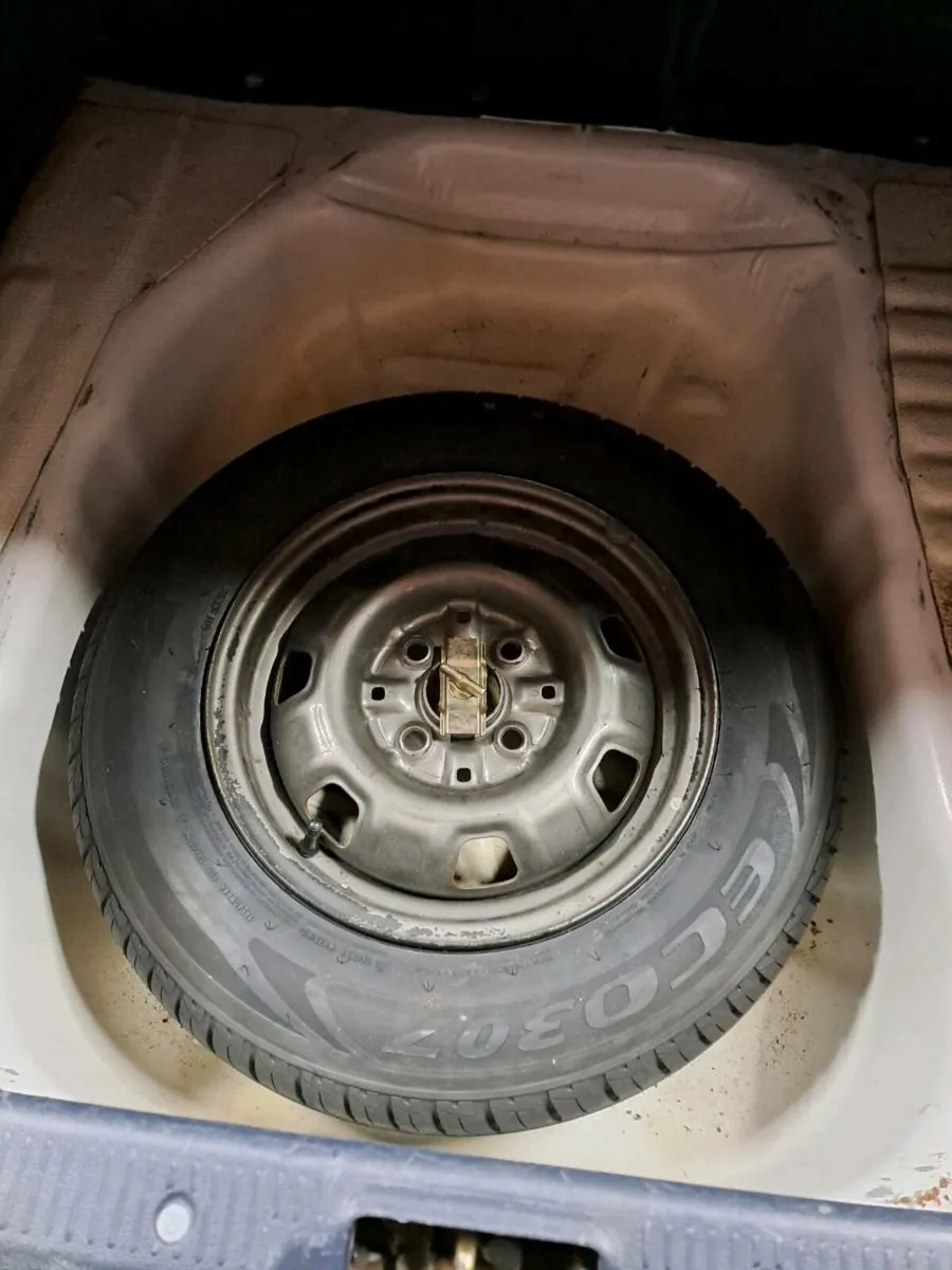 Toyota Corolla - Image 4