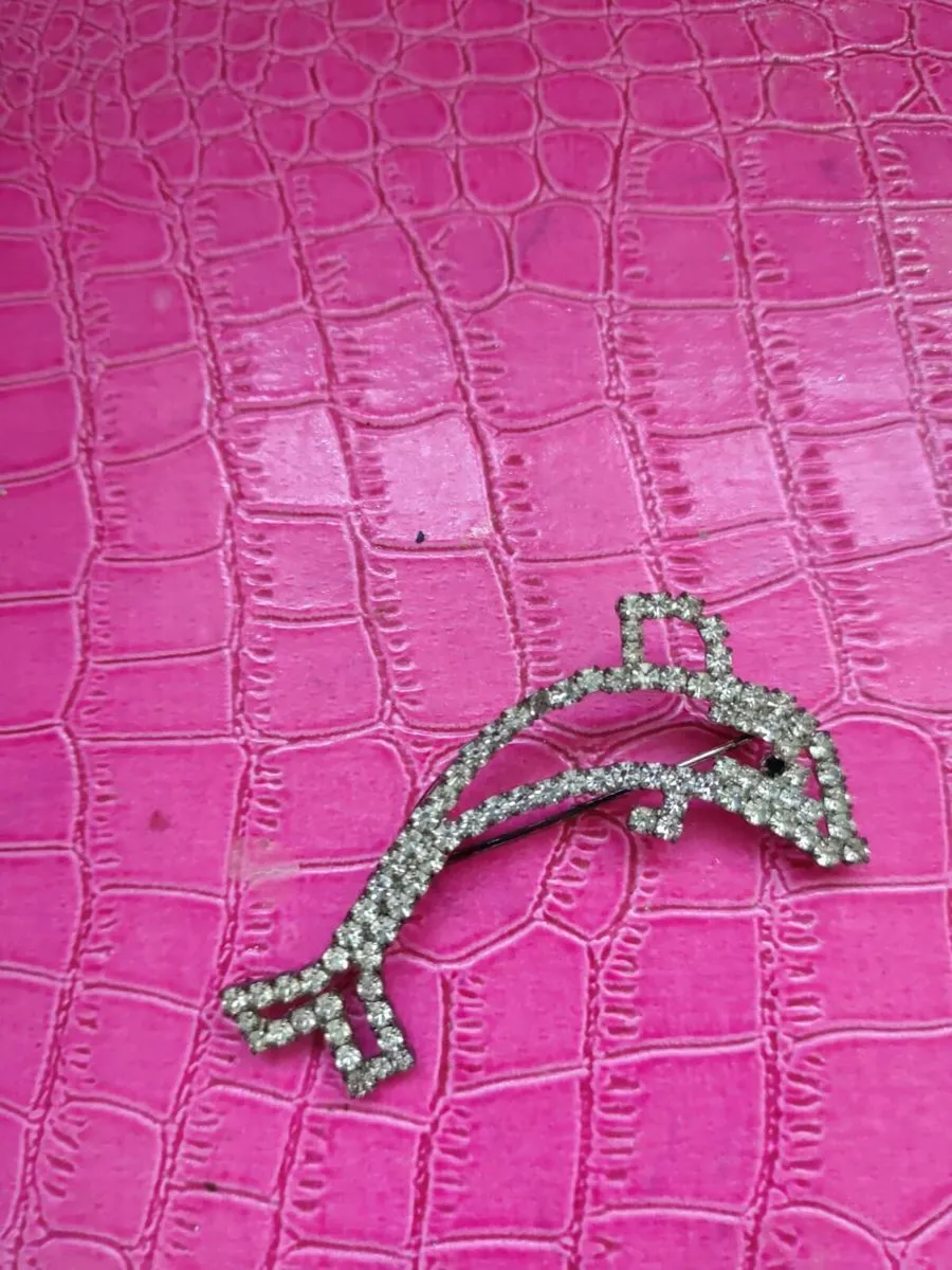 Dolphin shape rhinestones brooch - Image 1