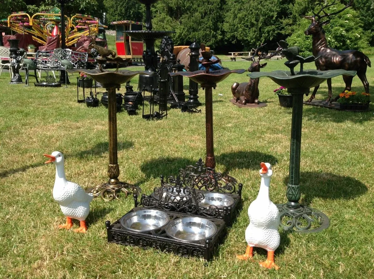 Cast iron Arches & dog bowls Garden furniture - Image 4