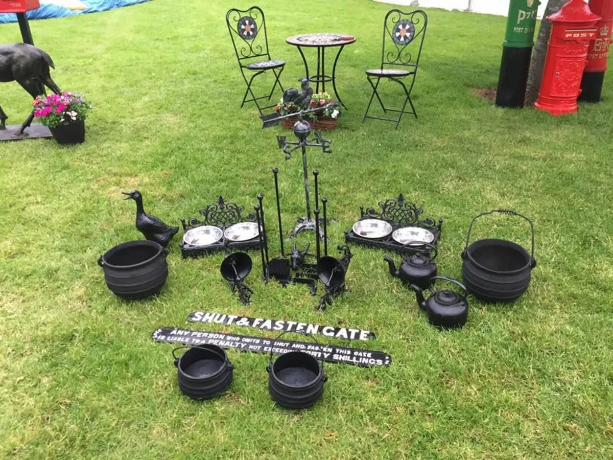 Cast iron pots & urns patio furniture - Image 1