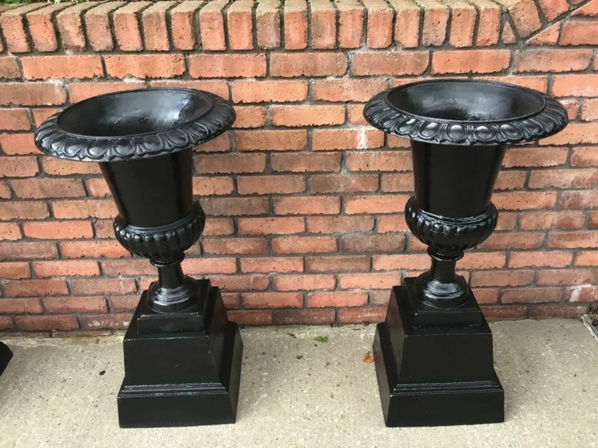 Cast iron pots & urns patio furniture - Image 2