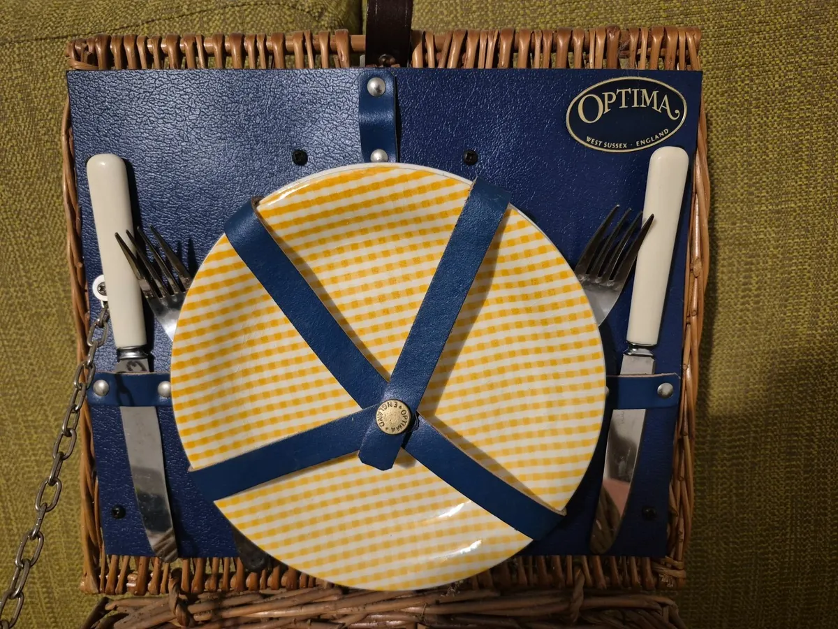 Picnic Basket - Image 2