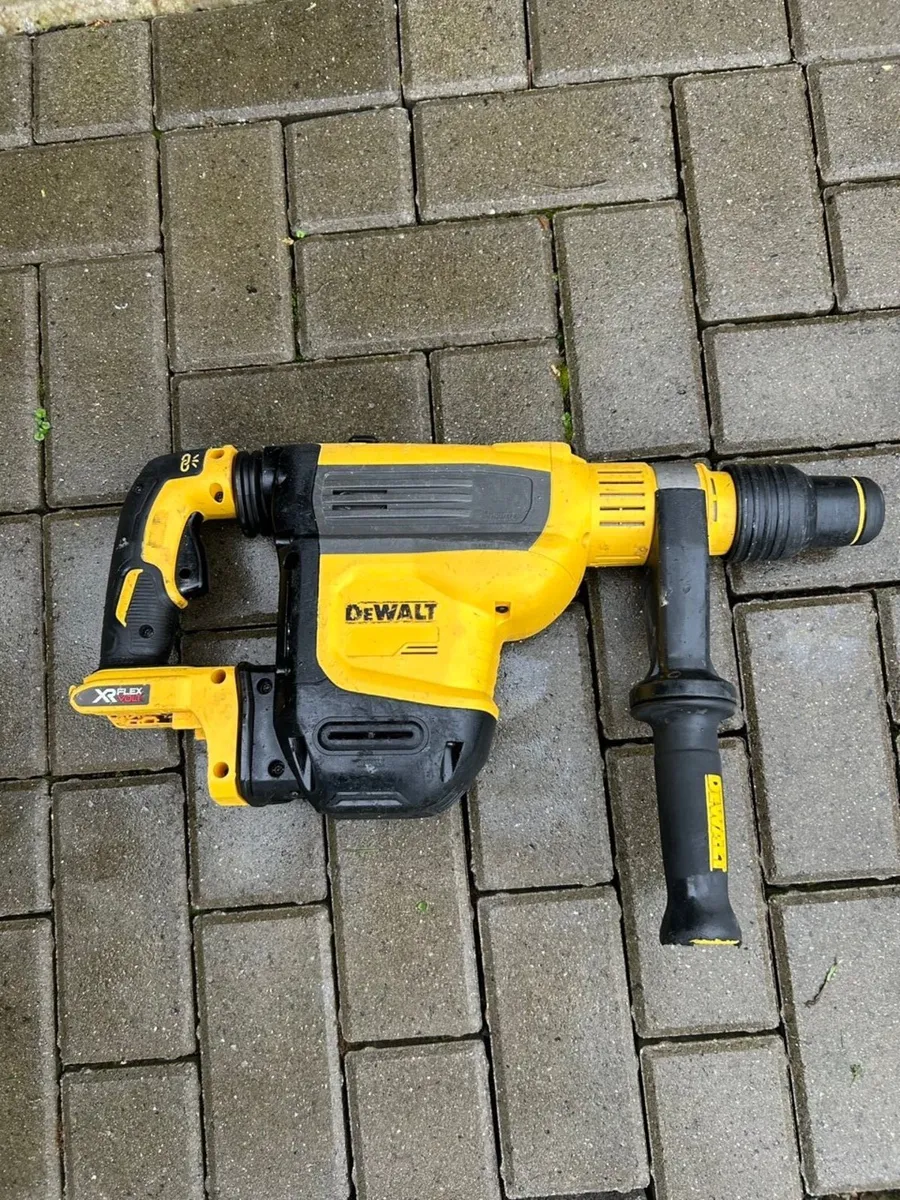 DEWALT DCH614 CORDLESS SDS-MAX ROTARY HAMMER DRILL - Image 2