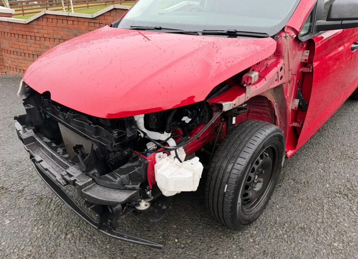 2022 Volkswagen Caddy Maxi - Image 2