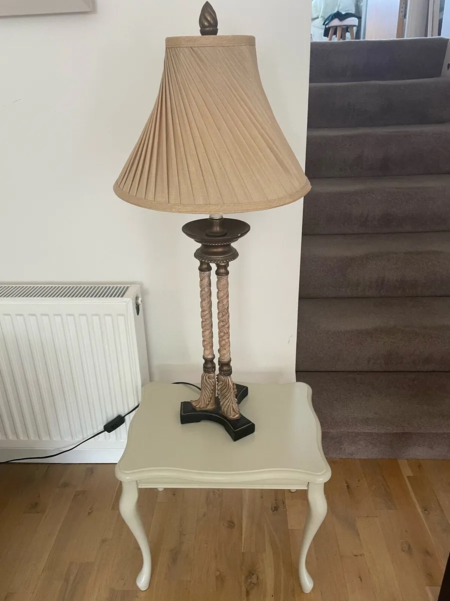 Lamp with shade. - Image 3