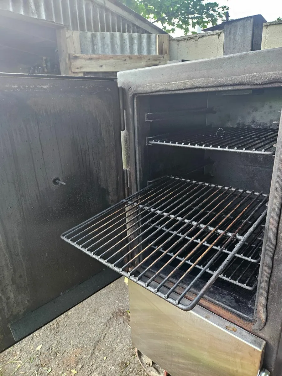 Cabinet Smoker - Image 2