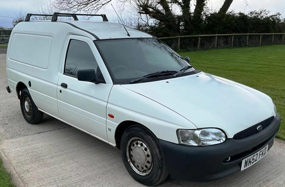 2002 Ford Escort 55 Van - Image 3