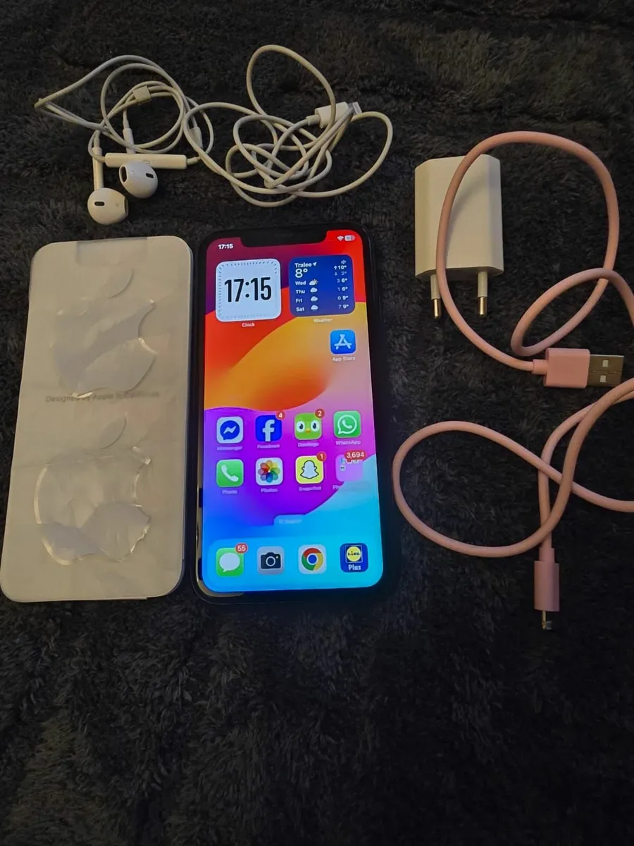 Iphone 11 Black – 64GB – Great Condition – Unlocke - Image 2