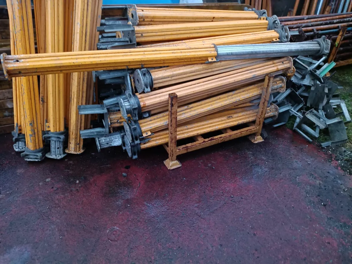 Peri props ,strong backs Acros ,Blue Bangor slates - Image 2