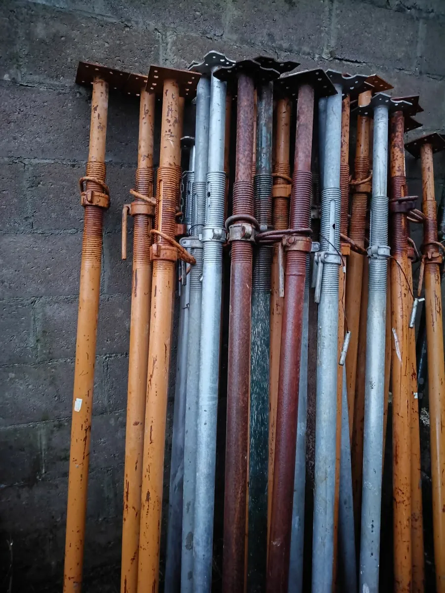 Peri props ,strong backs Acros ,Blue Bangor slates - Image 1