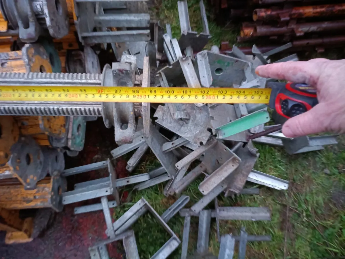 Peri props ,strong backs Acros ,Blue Bangor slates - Image 3