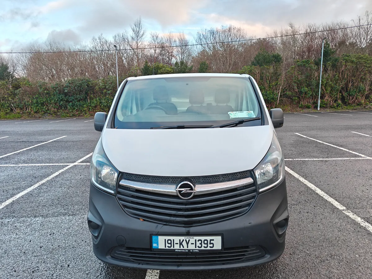 191 Opel Vivaro CVRT 04/26 TAX 05/26 - Image 2