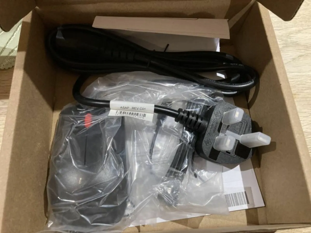 Lenovo V530-15icb i5 9400 New In Box - Image 4