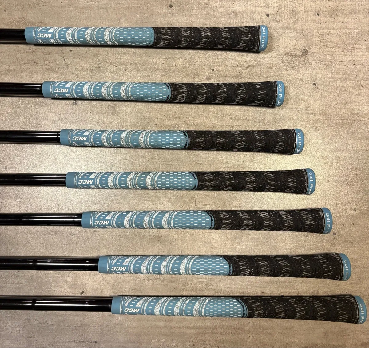 Taylormade Qi Irons (7 clubs 4-PW) - Image 3