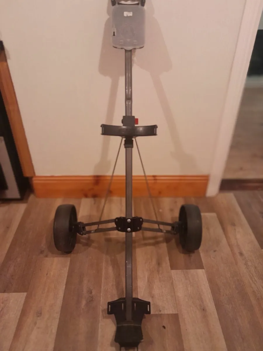 Golf trolley - Image 1