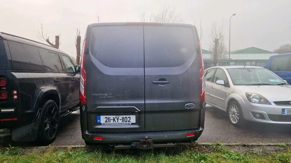 Ford Transit Custom Limited 170 BHP, NO VAT - Image 4