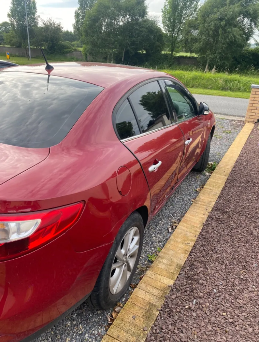 2015 Renault fluence - Image 3