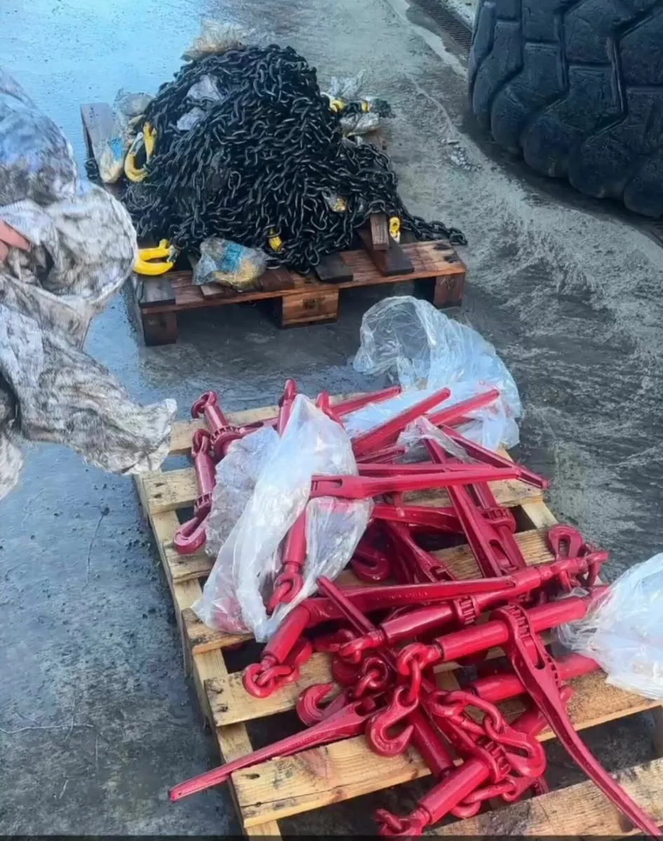 Brand new Chains and binders