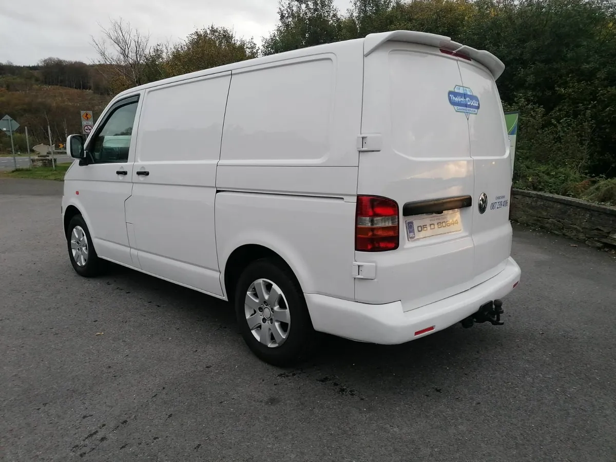 Volkswagen Transporter 2005 - Image 1